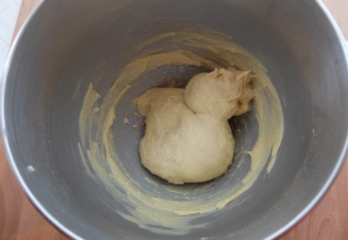 Cómo hacer bollitos de leche con pepitas de chocolate