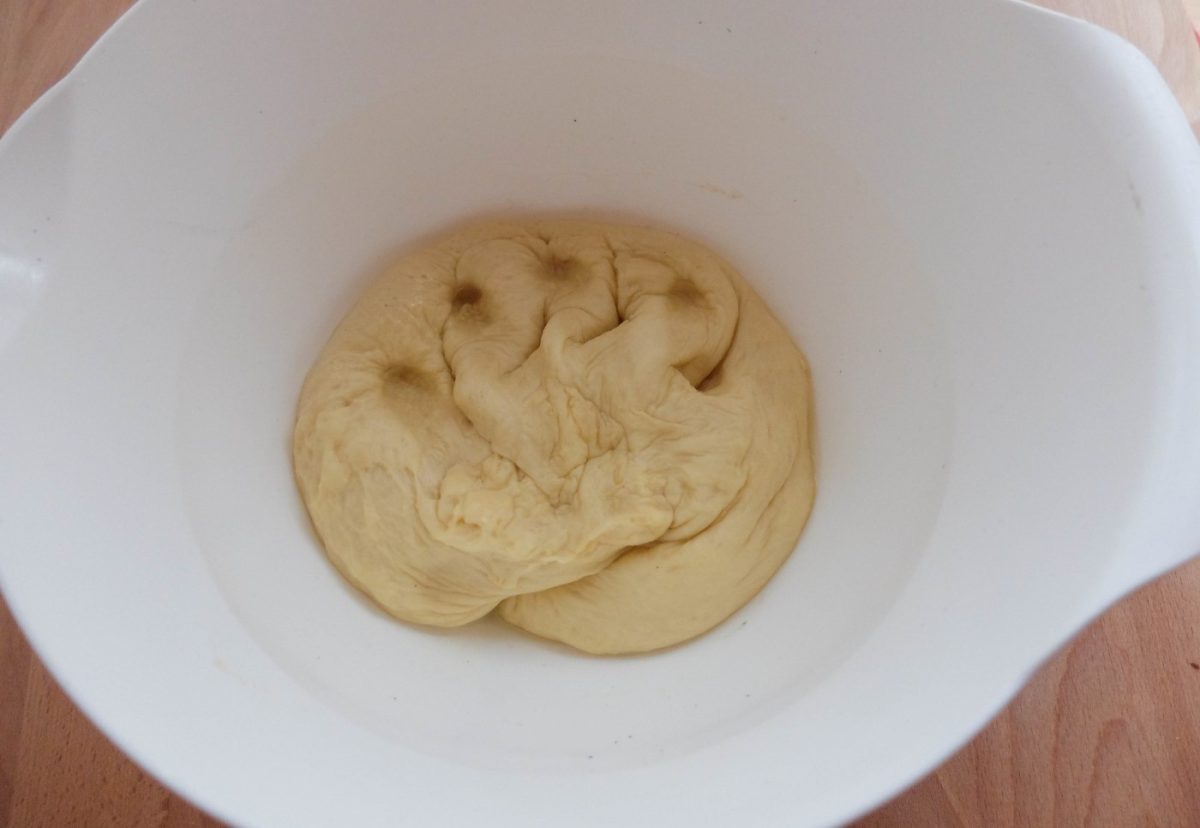 Cómo hacer bollitos de leche con pepitas de chocolate