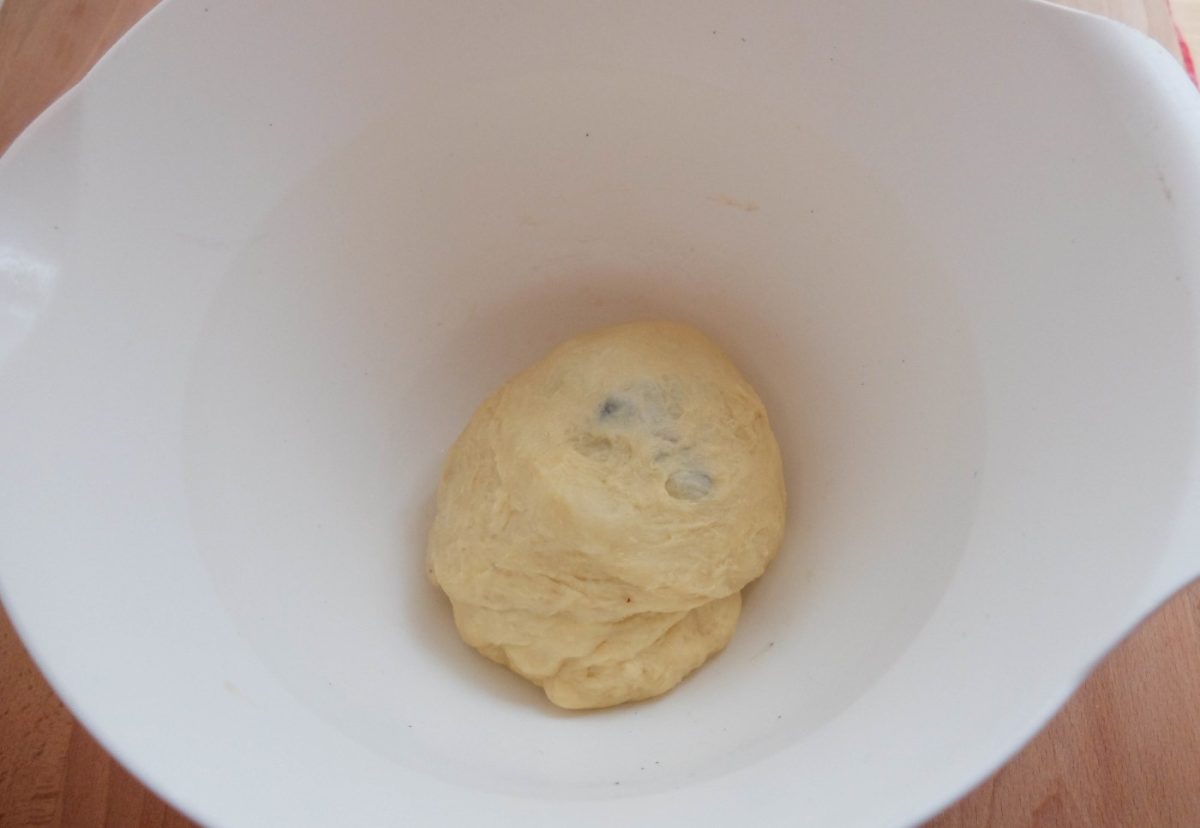 Cómo hacer bollitos de leche con pepitas de chocolate