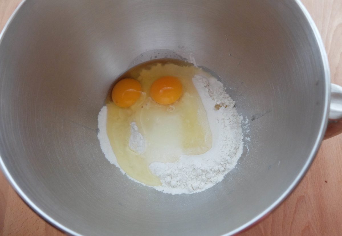 Cómo hacer bollitos de leche con pepitas de chocolate