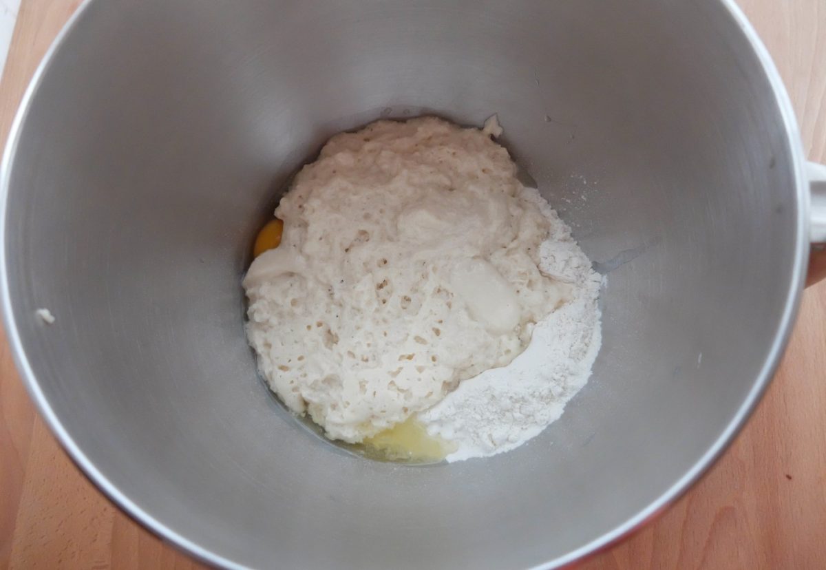 Cómo hacer bollitos de leche con pepitas de chocolate