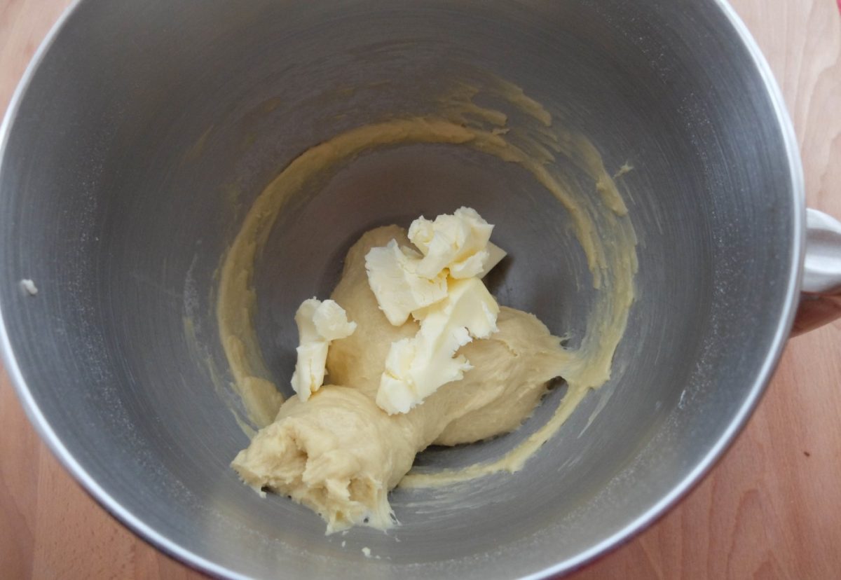 Cómo hacer bollitos de leche con pepitas de chocolate