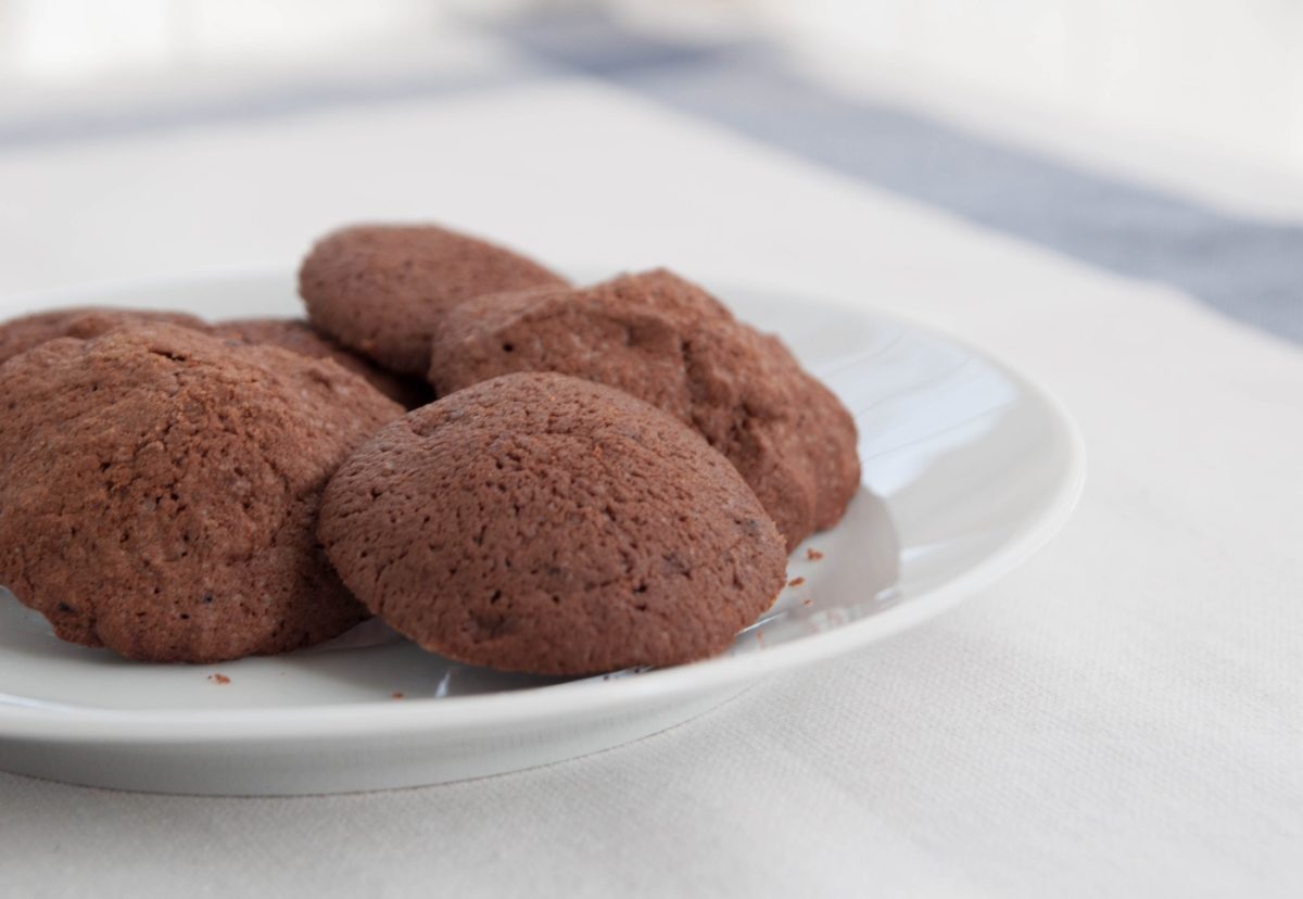 Brownie cookies de chocolate. Galletas con sabor a brownie