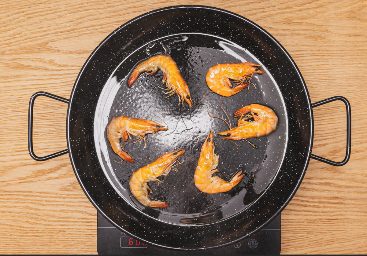Fideuá o fideos con calamares