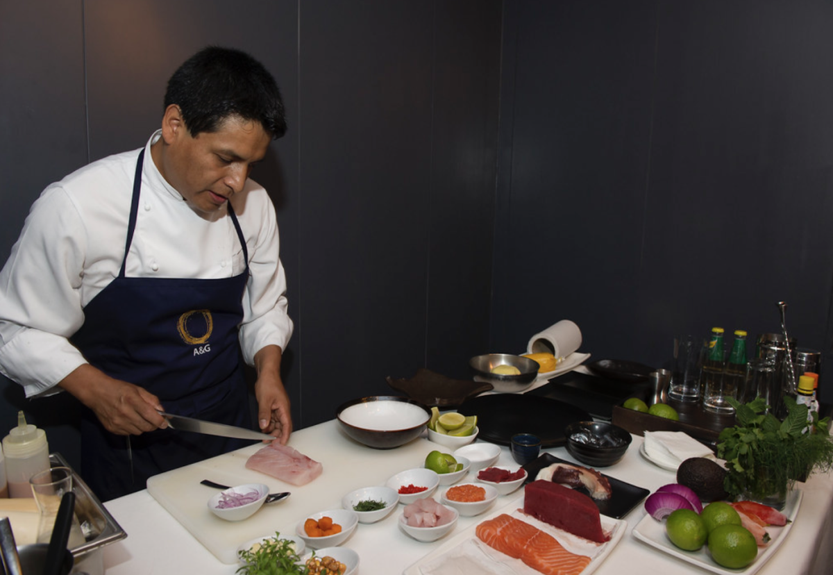 Cómo hacer un ceviche. receta tradicional peruana paso a paso