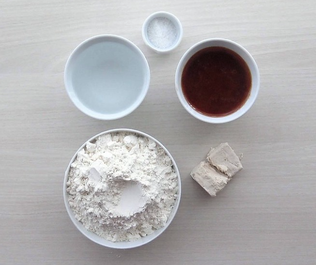 Empanada de atún casera: ingredientes para la masa