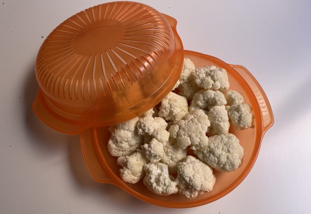 Ensalada de coliflor y naranja. Una mezcla refrescante y nutritiva