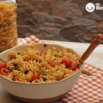 Ensalada de pasta con anchoas y tomates Cherry