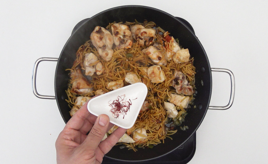 Fideuá de pollo y conejo