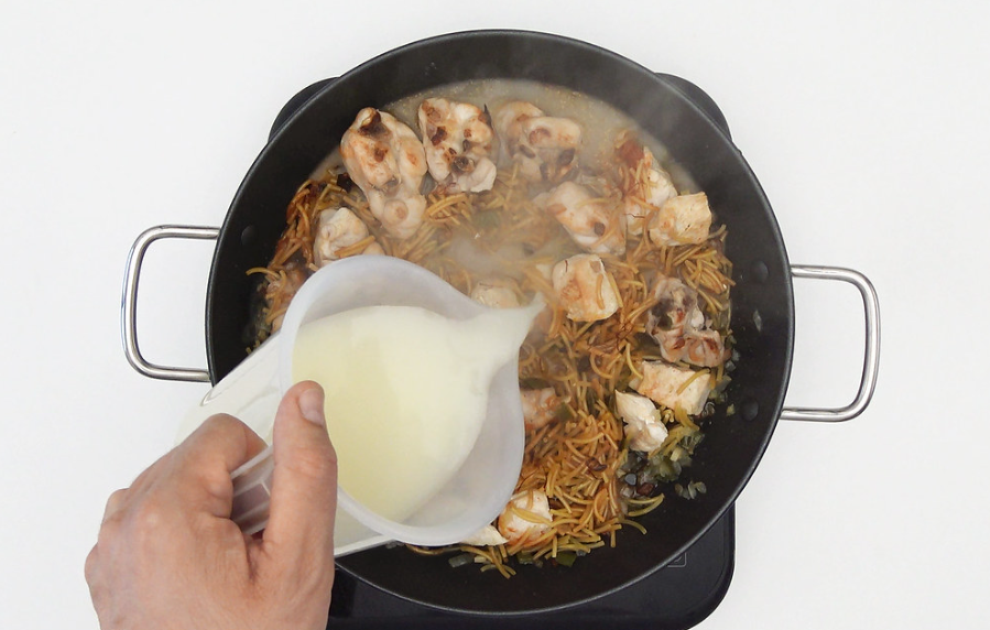 Fideuá de pollo y conejo