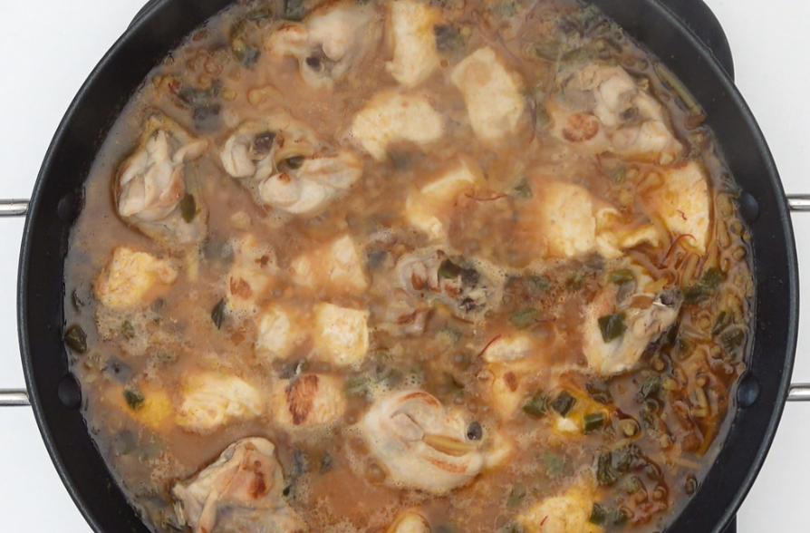 Fideuá de pollo y conejo
