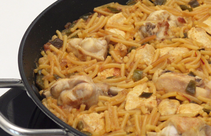 Fideuá de pollo y conejo