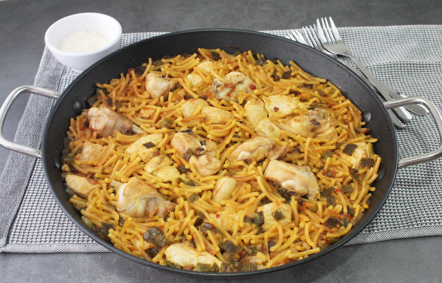 Fideuá de pollo y conejo