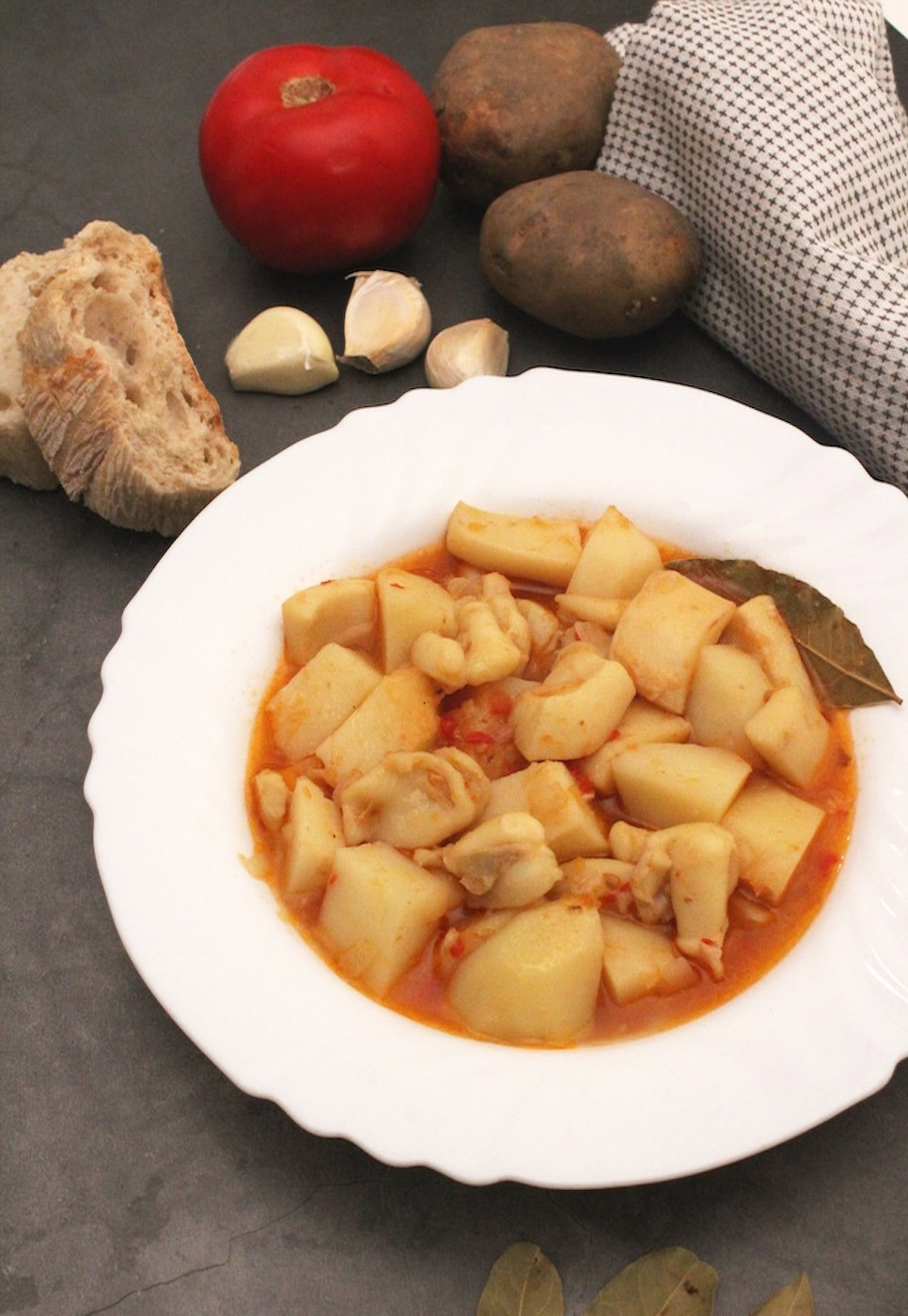 Papas con choco. Receta de sepia con patatas