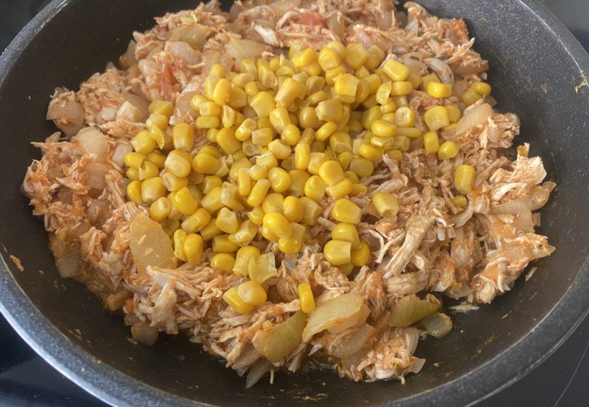 Pastel de pollo desmechado al horno. Sabor casero y delicioso