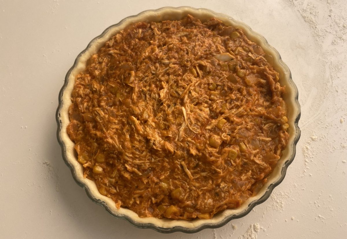 Pastel de pollo desmechado al horno. Sabor casero y delicioso