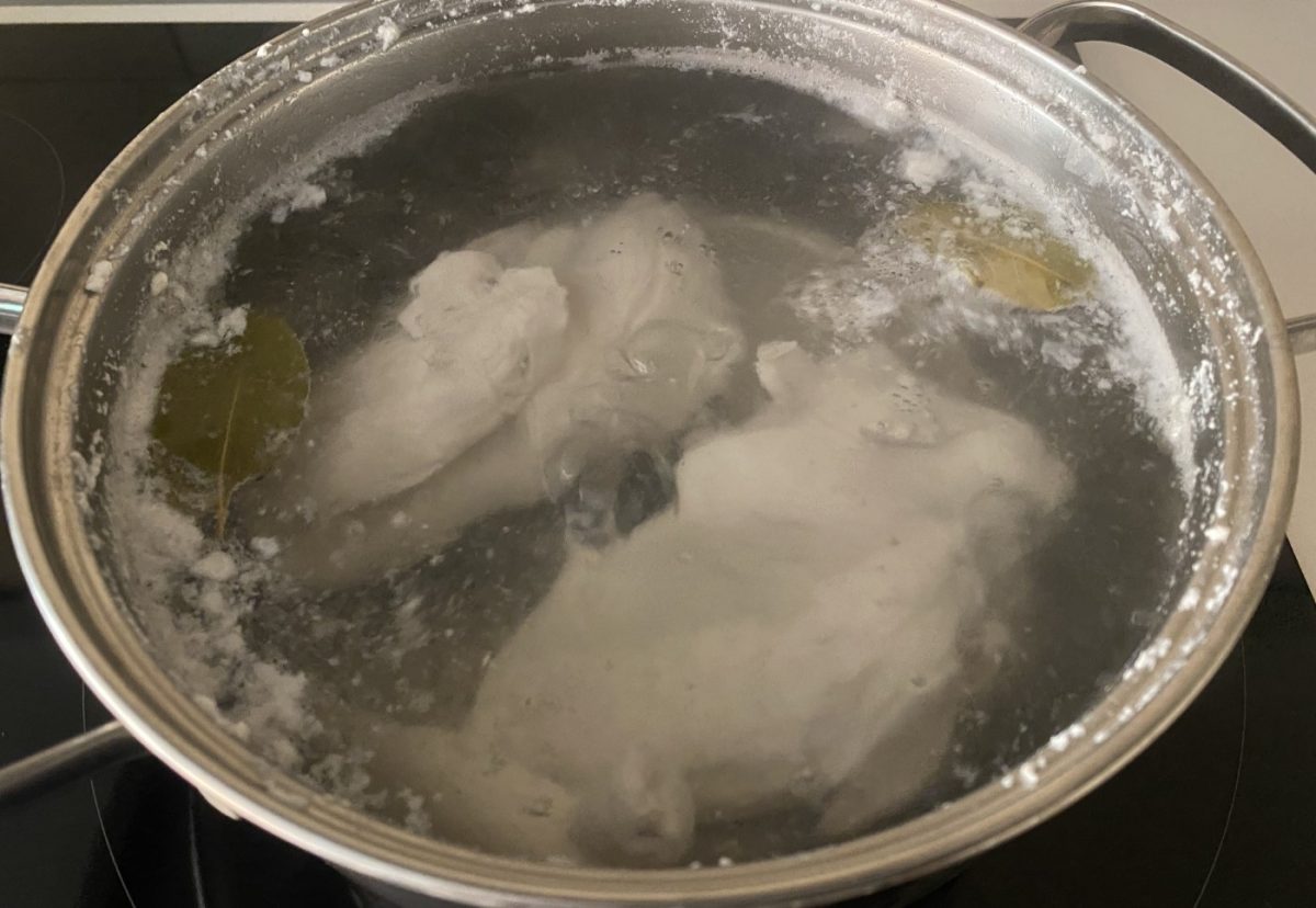 Pastel de pollo desmechado al horno. Sabor casero y delicioso