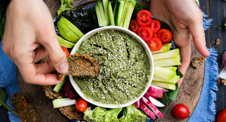 Pesto con nueces. Salsa italiana muy fácil y barata