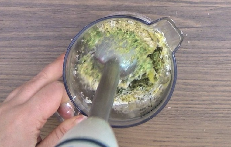 Pesto con nueces. Salsa italiana muy fácil y barata