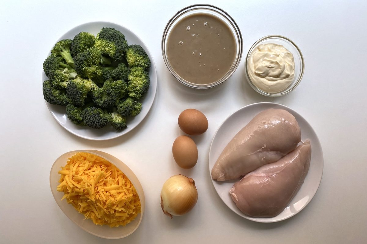 Pollo Nixon. Una receta jugosa con crema de champiñones y brócoli