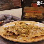 Raviolis rellenos de calabaza en salsa de puerros asados y miel