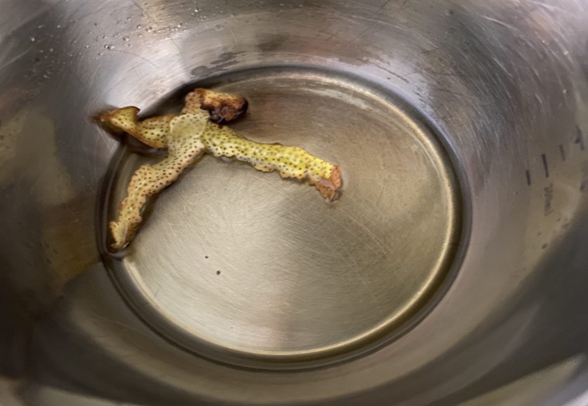 Nuégados manchegos. Dulce típico manchego bañado en caramelo