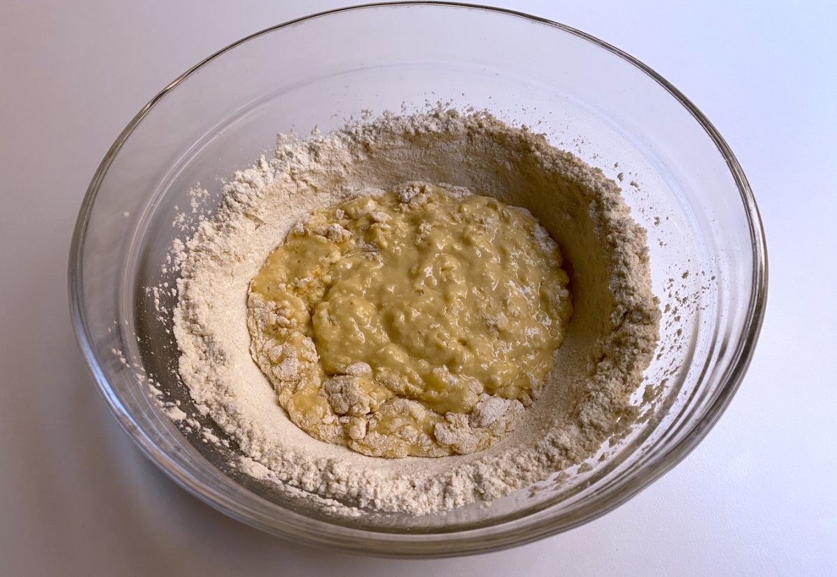 Nuégados manchegos. Dulce típico manchego bañado en caramelo