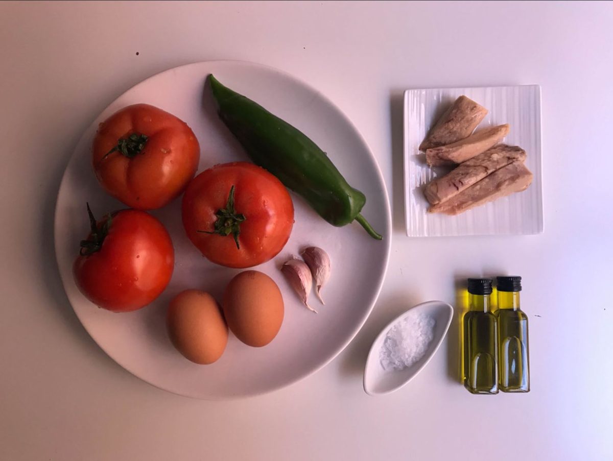 Cómo hacer pipirrana. La ensalada de Jaén paso a paso. Receta andaluza