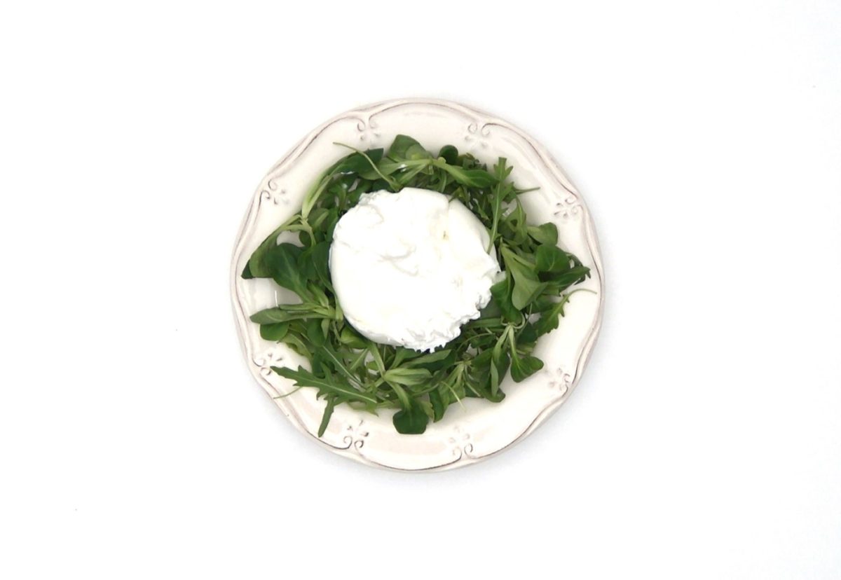 Ensalada de burrata con jamón ibérico y pimientos asados