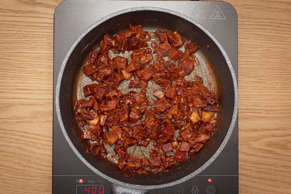 Habas con jamón. Receta sencilla y completa paso a paso