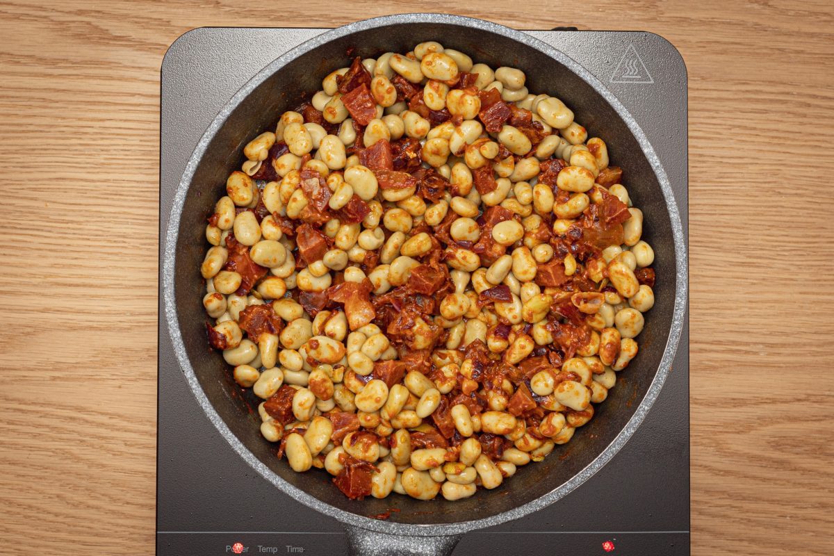 Habas con jamón. Receta sencilla y completa paso a paso