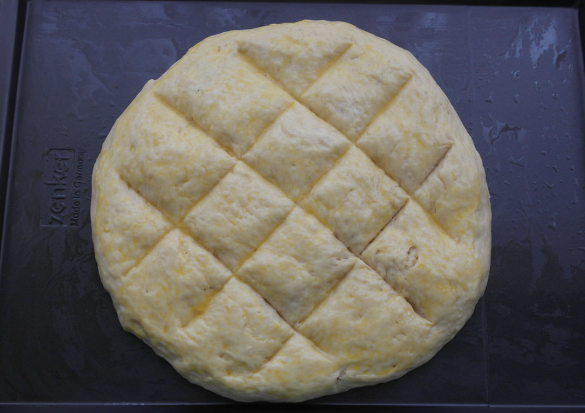 Tarta Larpeira gallega. Bollo dulce con crema pastelera