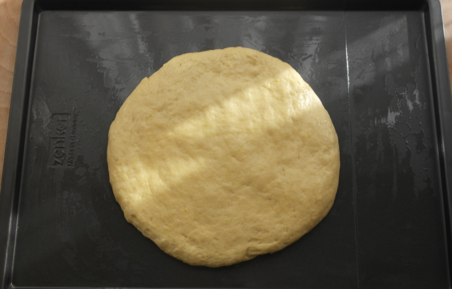 Tarta Larpeira gallega. Bollo dulce con crema pastelera