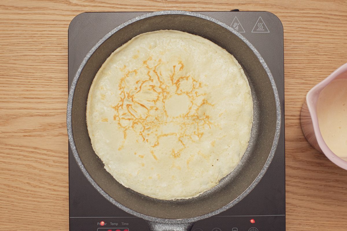 Crepes rellenos de pollo con champiñones