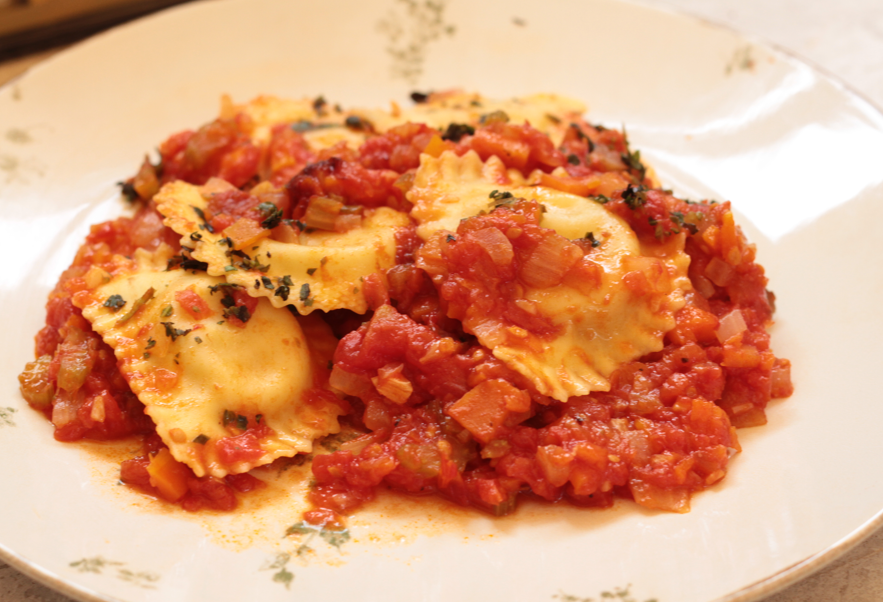 Pasta fresca con salsa alla Napolitana