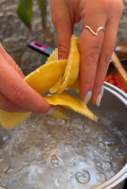 Pasta fresca con salsa alla Napolitana
