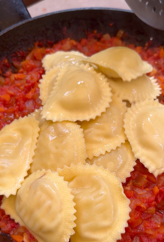Pasta fresca con salsa alla Napolitana