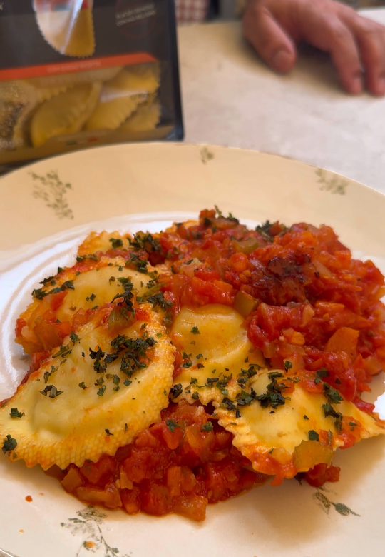 Pasta fresca con salsa alla Napolitana