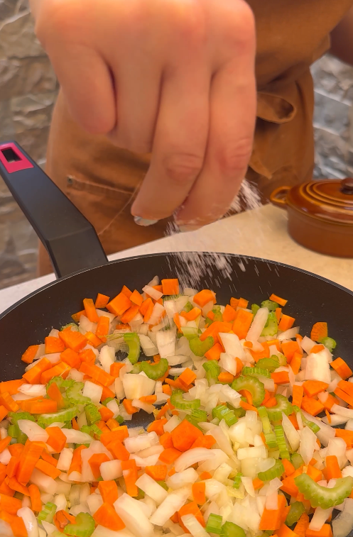 Pasta fresca con salsa alla Napolitana