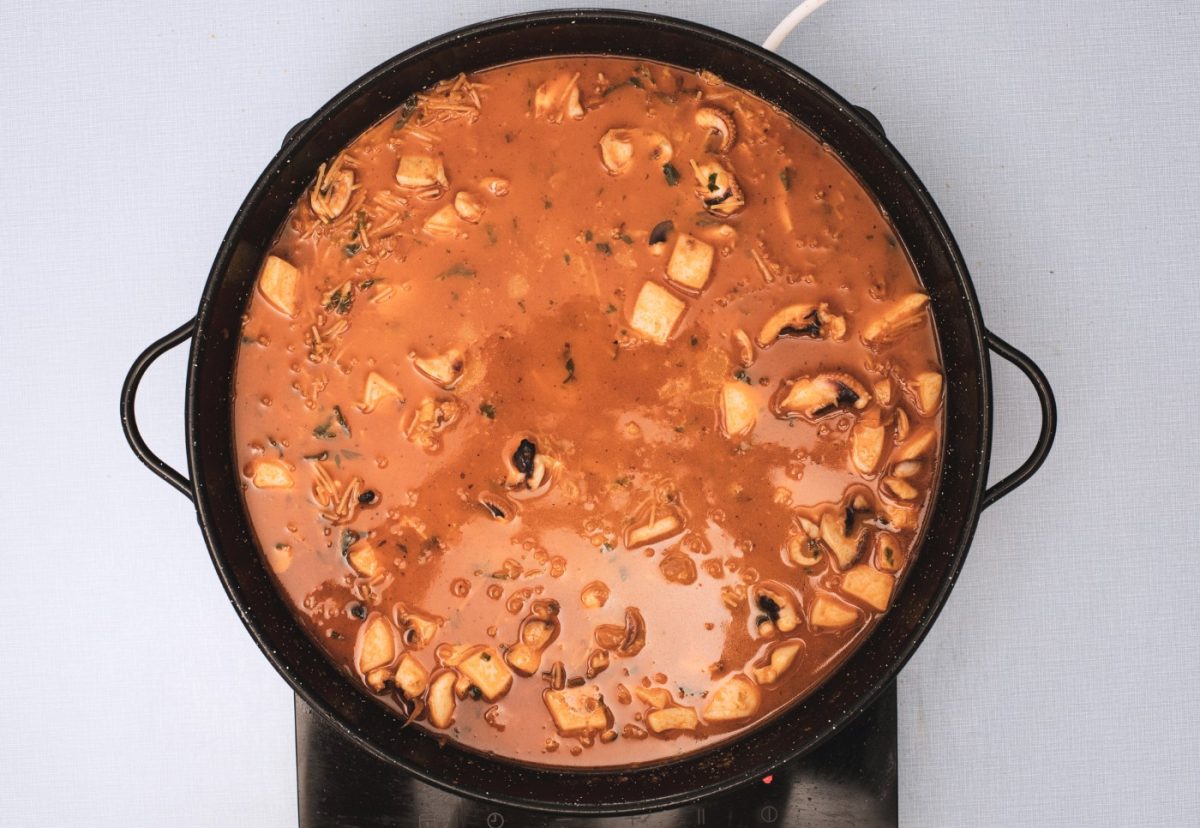 Fideuá de Gandía con rape, gambas y sepia