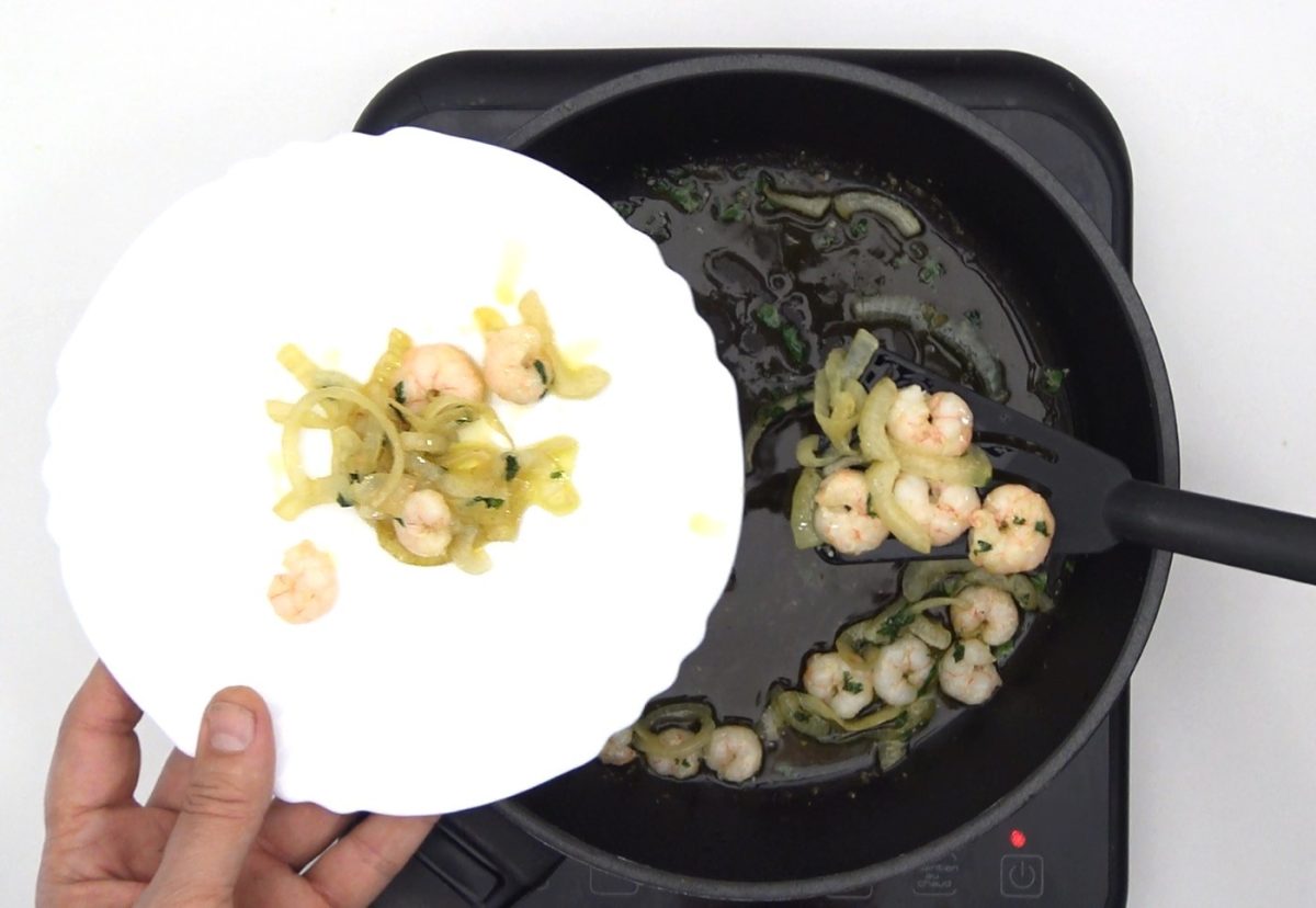 Tortilla de gambas. Una receta lista en 15 minutos