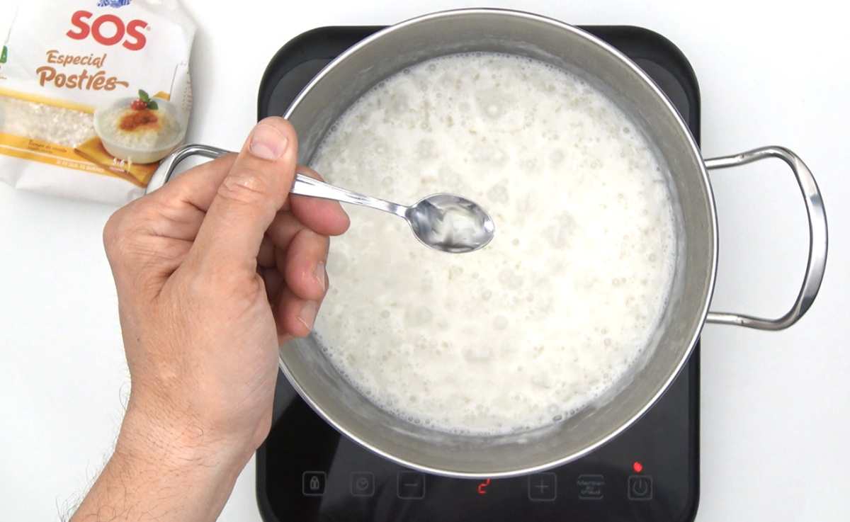 Arroz con leche de coco y mango