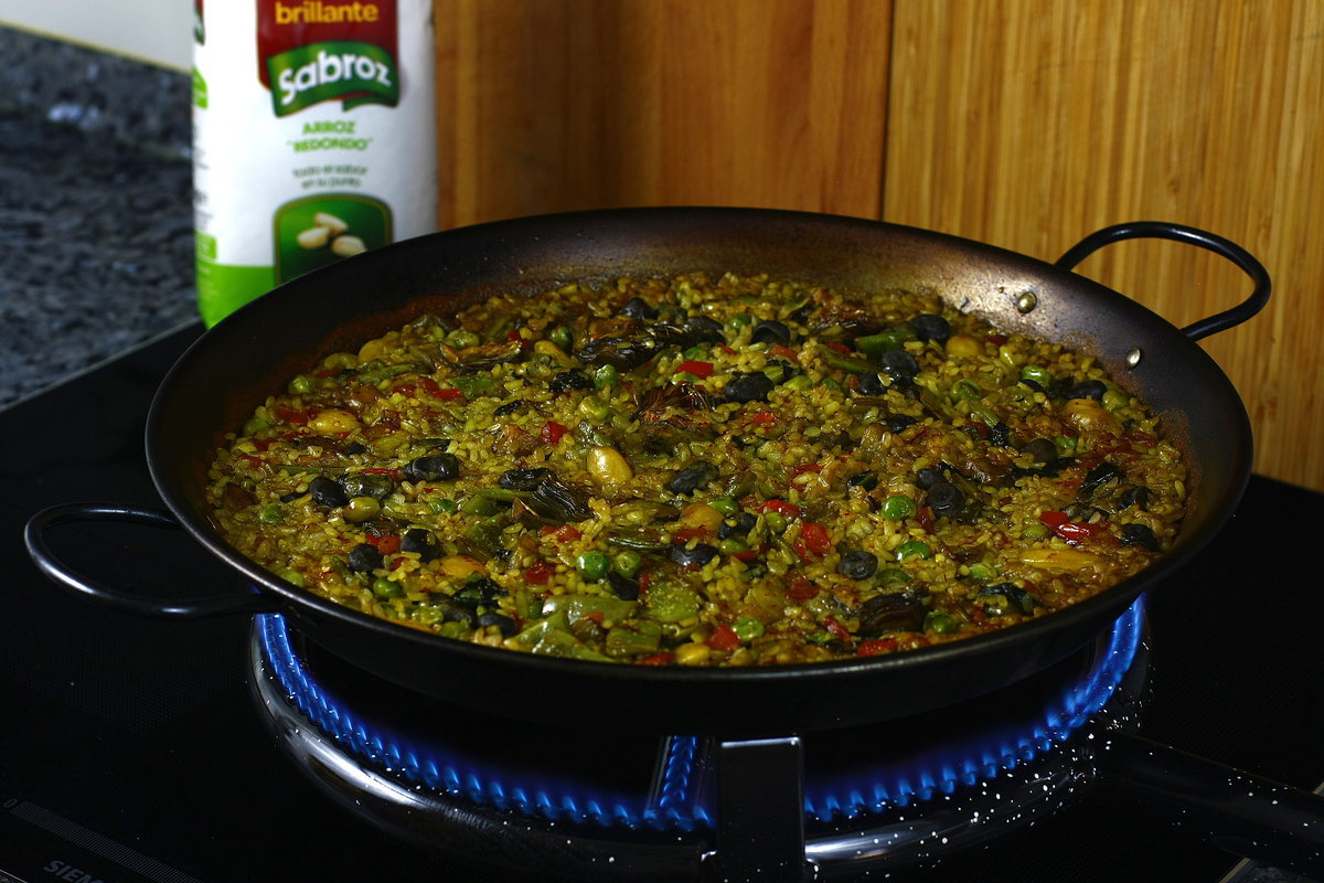 arroz de verduras en paella paso 15