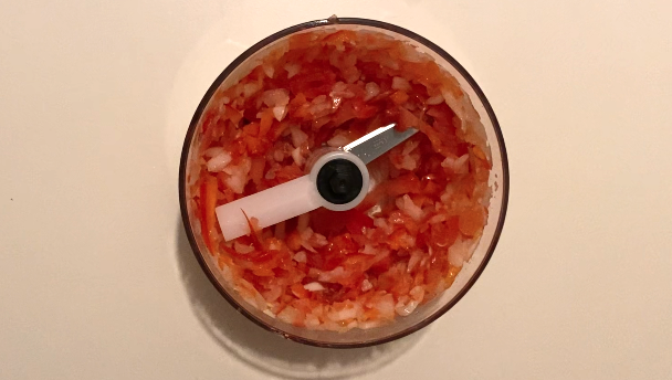 Cómo hacer rollitos de berenjena rellenos al horno
