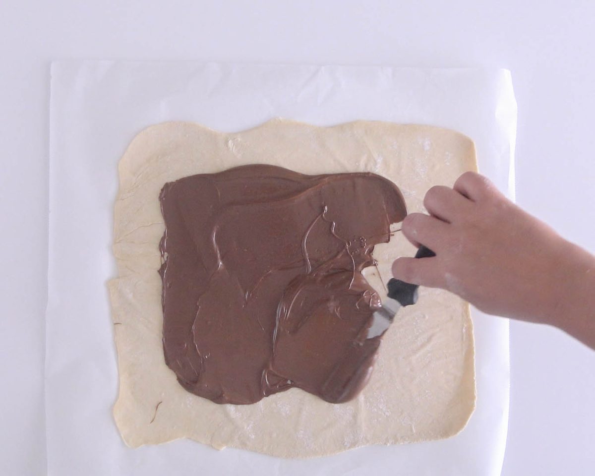 hojaldre relleno de chocolate paso 3