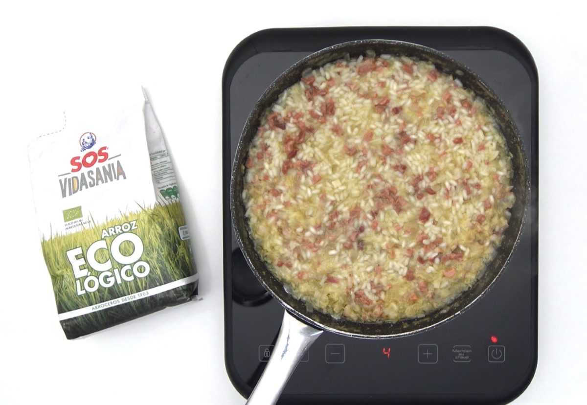 Arroz con jamón y queso. Un plato fácil y delicioso