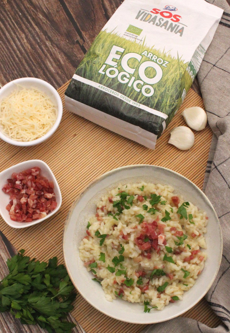Arroz con jamón y queso. Un plato fácil y delicioso