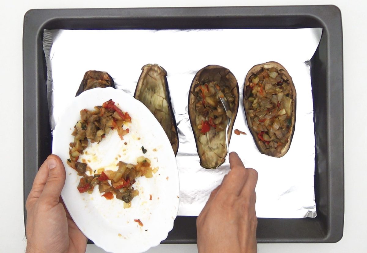 Berenjenas rellenas de verduras paso a paso