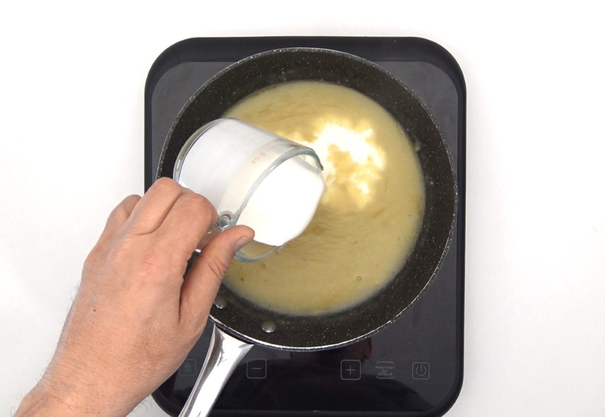 Blanquette de ternera. Un rico guiso de ternera estofada
