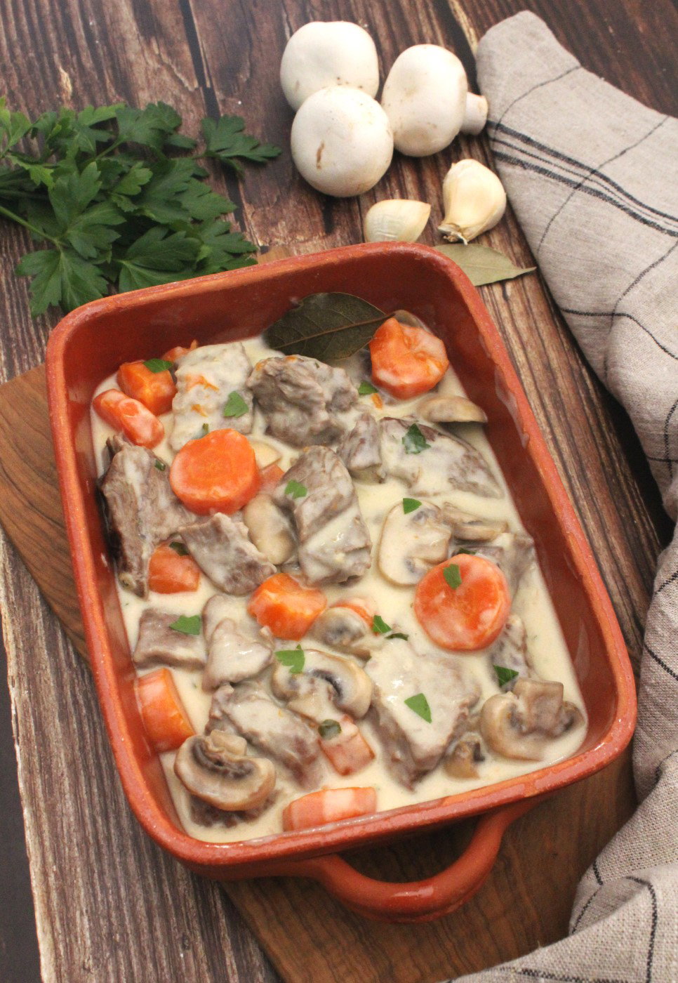 Blanquette de ternera. Un rico guiso de ternera estofada